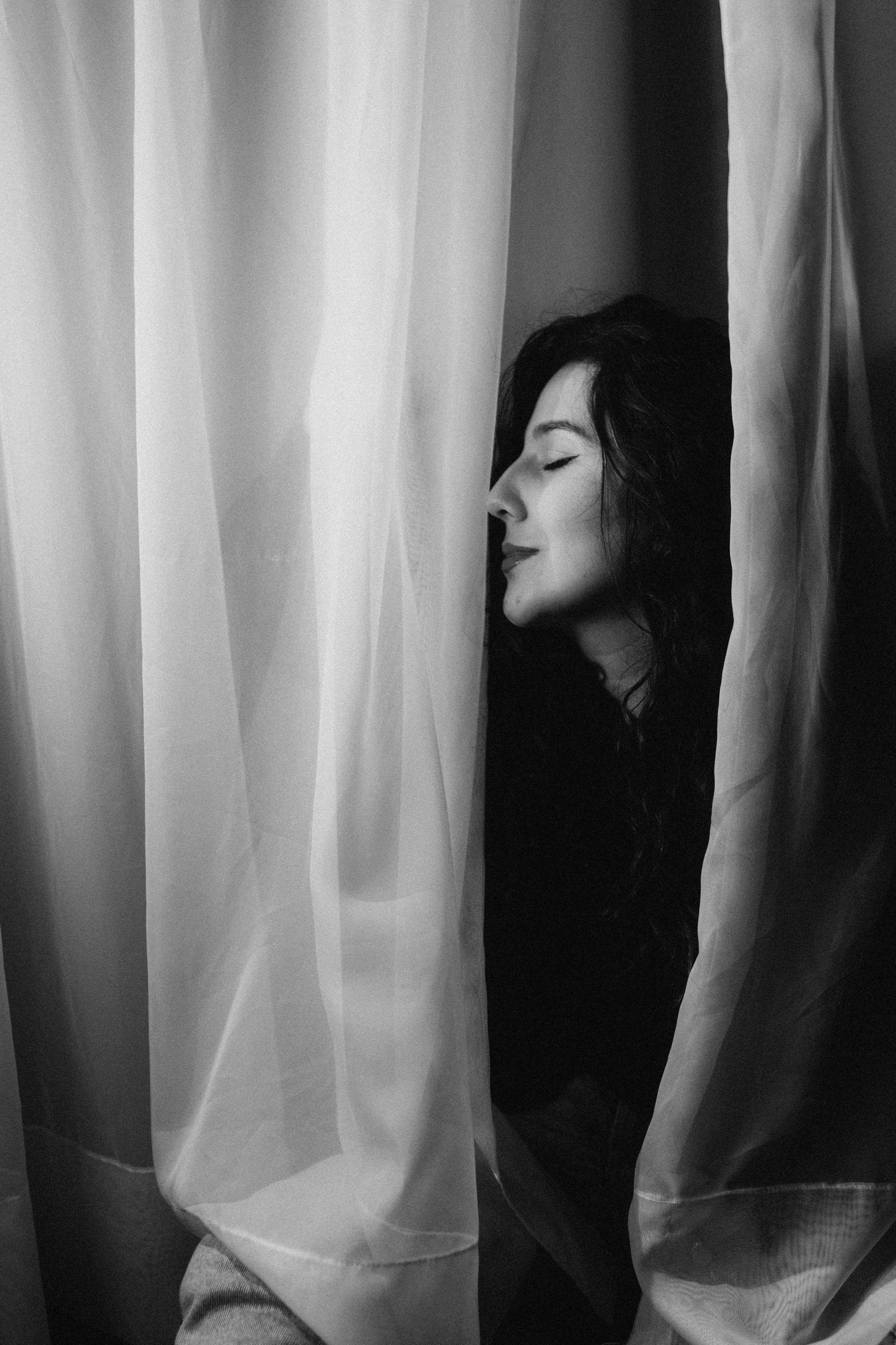 pose en blanco y negro